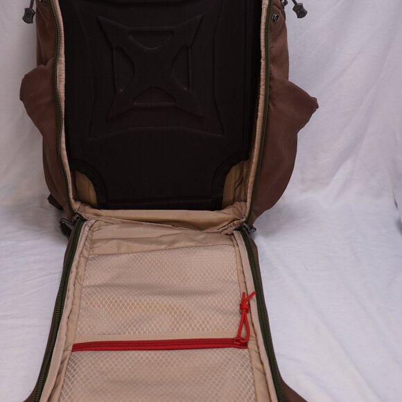 Vertx Gamut 2.0 Backpack, Canopy Green/Grizzly Shade - Picture 6 of 13